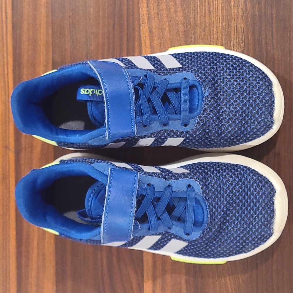 Adidas Sneakers 👟